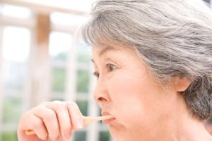 入れ歯のことちゃんとわかっている？～入れ歯のメリット～