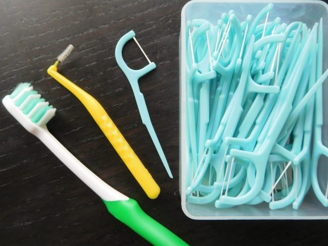 歯磨きの時の補助用具 歯磨きの時の補助用具